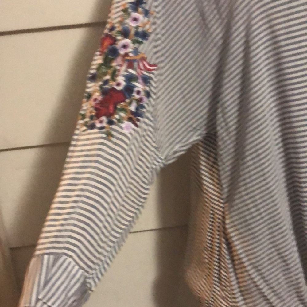 Nice Striped Plus Size Top - Picture 6 of 8